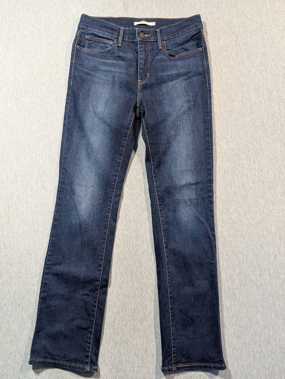 Levi's Slimming Straight Jeans Women's 30 Dark Wash Blue